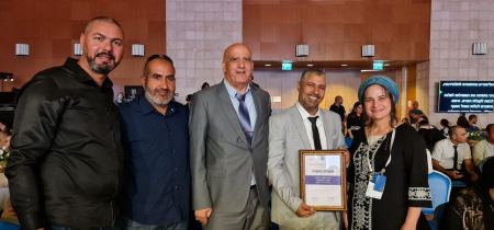 مدرسة اورط المتنبي الشاملة في كسيفة تُمنح جائزة التربية والتعليم القطرية للعام الدراسي 2022